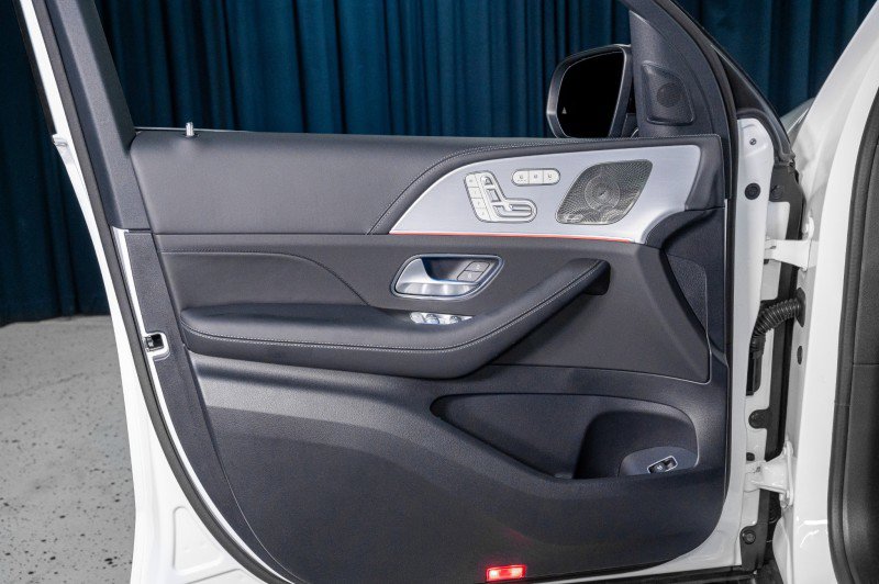 New 2025 Mercedes-Benz GLS 63 AMG 4MATIC image 13