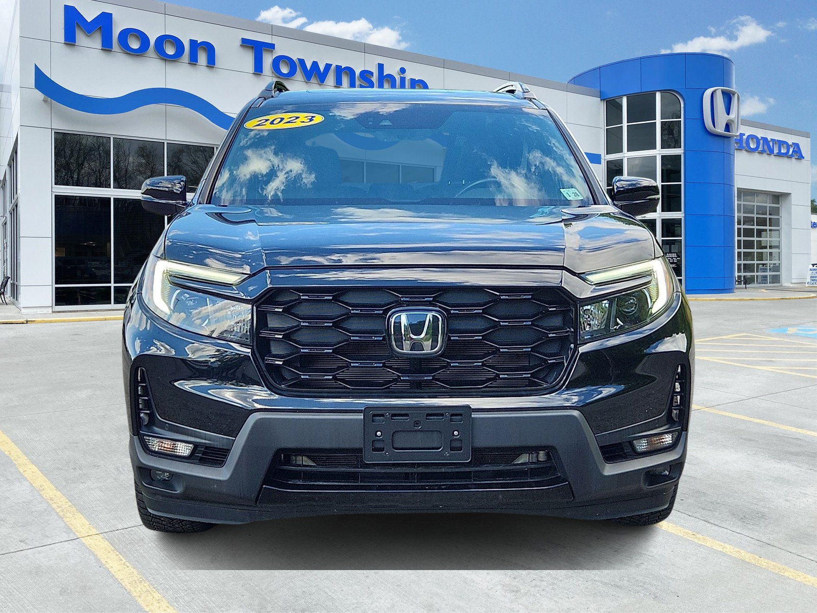 Used 2023 Honda Passport Elite image 2