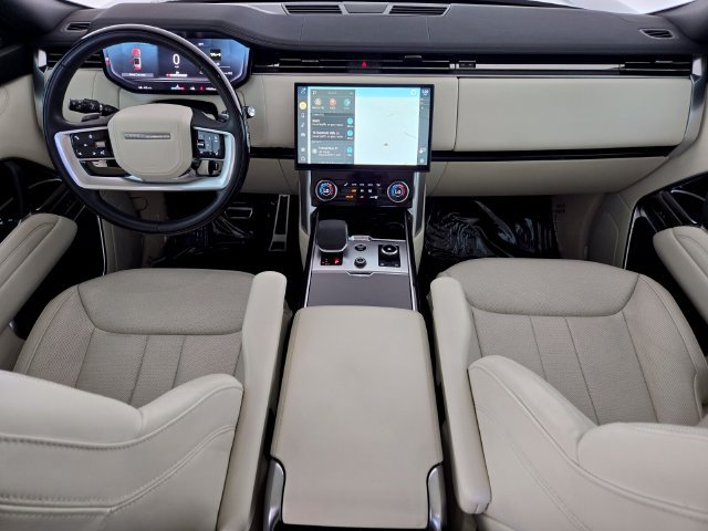 Used 2023 Land Rover Range Rover SE AWD/4WD image 4