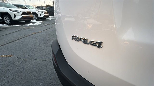 Used 2013 Toyota RAV4 LE image 31