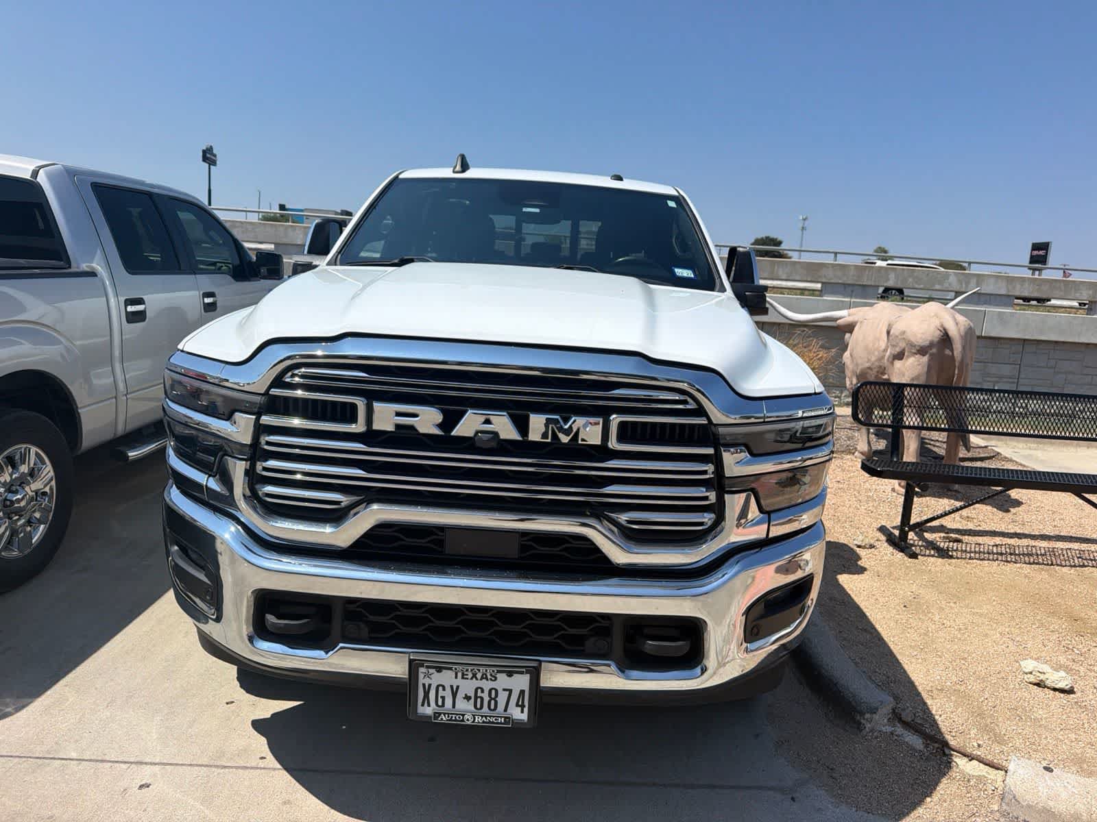 Used 2025 RAM 3500 Laramie AWD/4WD image 4