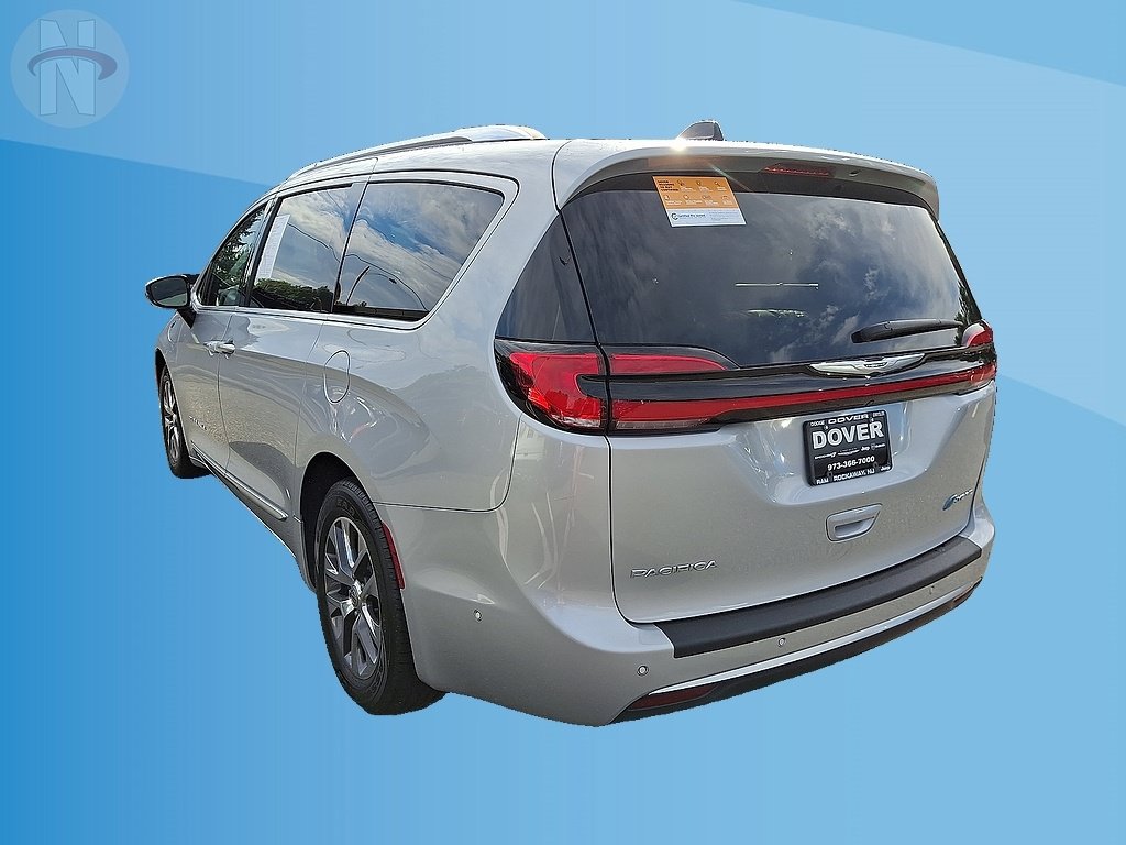Certified 2023 Chrysler Pacifica Pinnacle FWD image 14