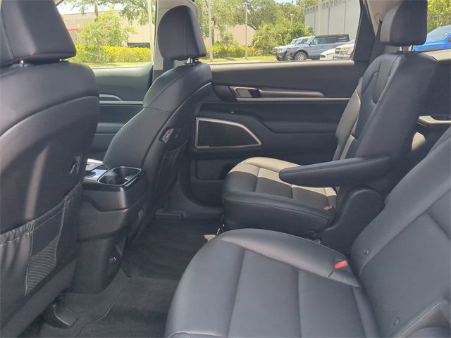 Used 2023 Kia Telluride S w/ S Sunroof Package image 4
