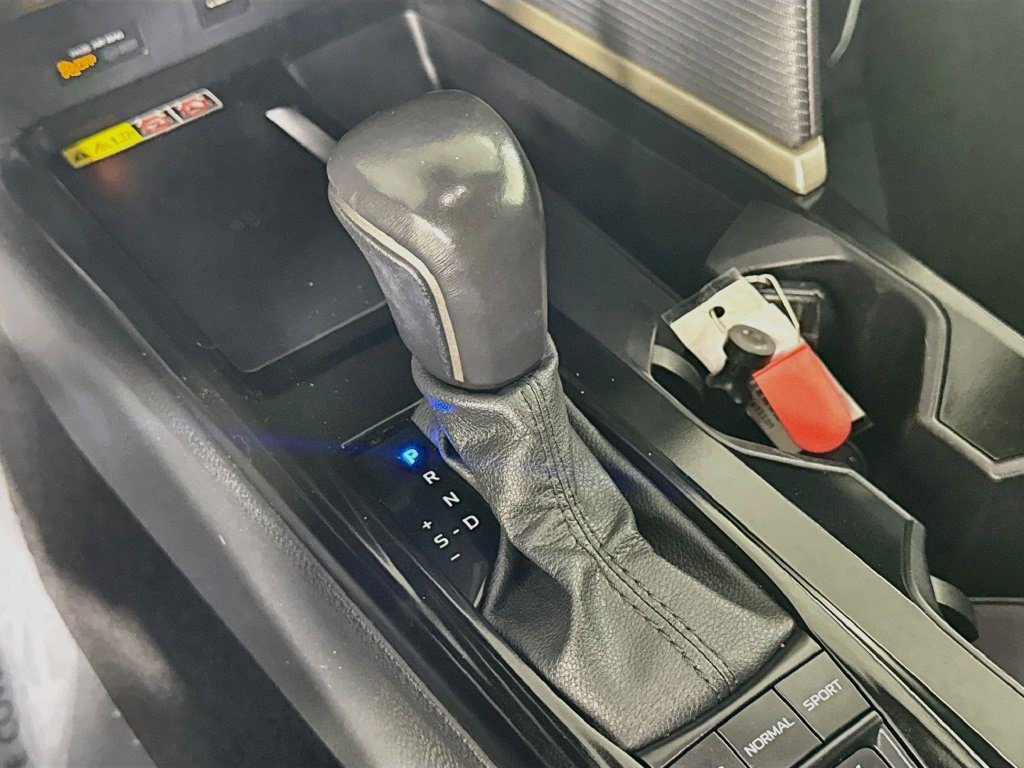 Used 2025 Toyota Camry SE FWD image 19