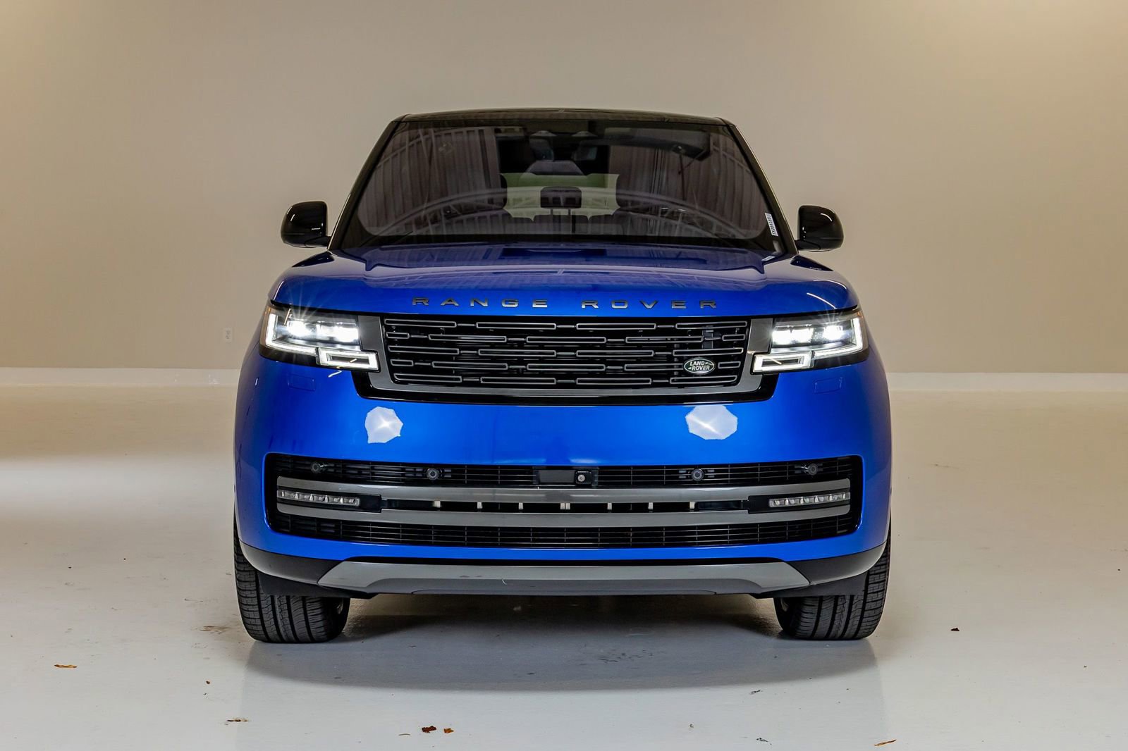 Used 2023 Land Rover Range Rover Long Wheelbase Autobiography AWD/4WD image 2
