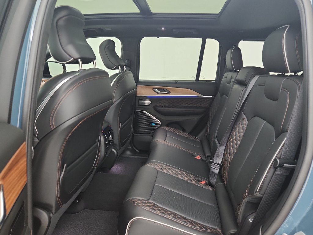 New 2027 Jeep Grand Cherokee Summit AWD/4WD image 32
