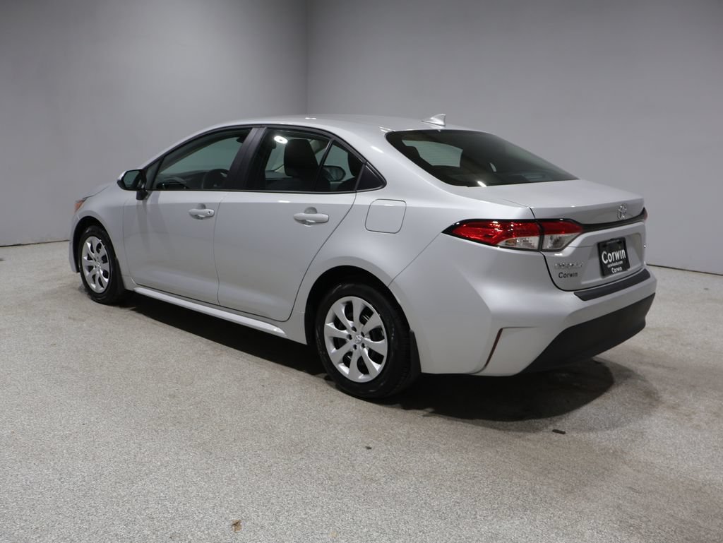 Used 2026 Toyota Corolla LE FWD image 4