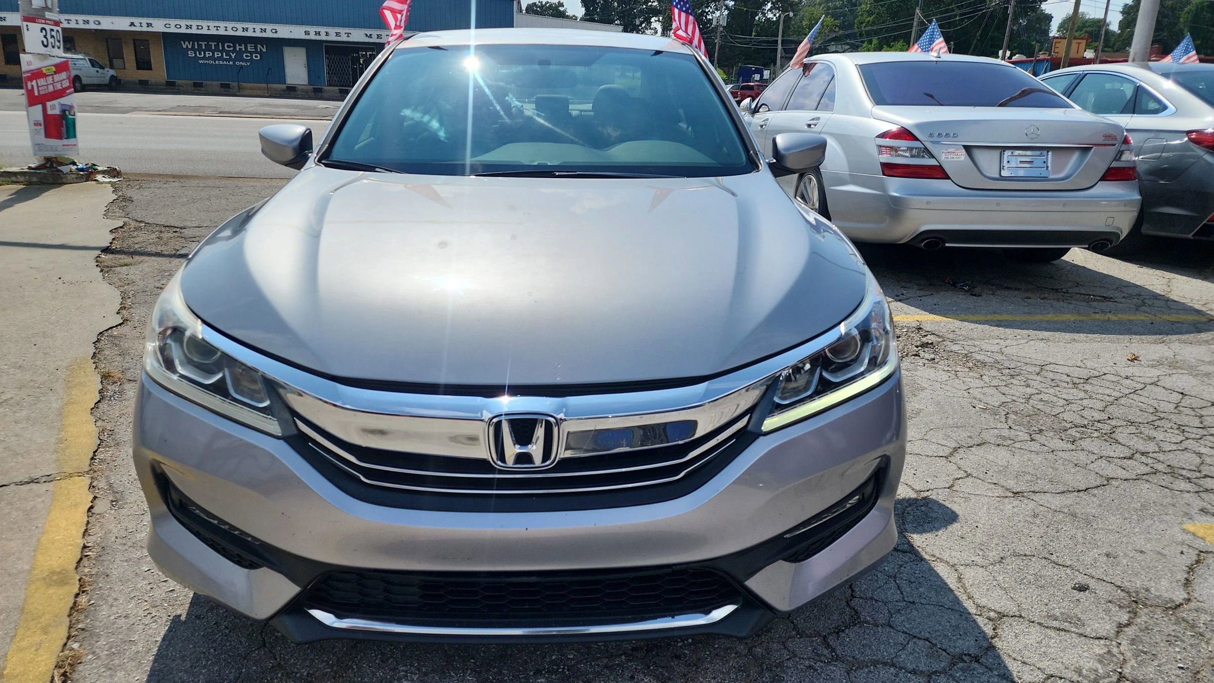 Used 2017 Honda Accord Sport image 2