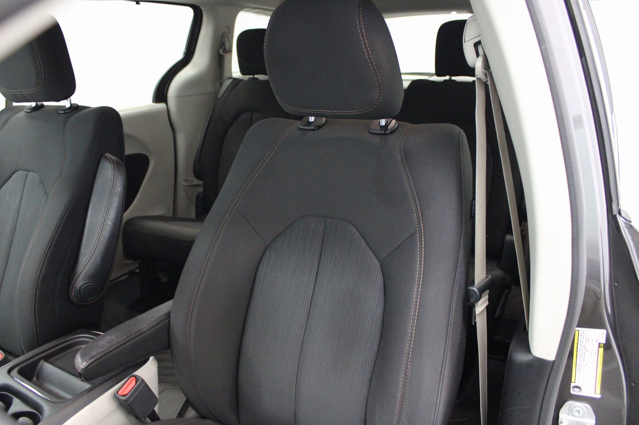 Used 2018 Chrysler Pacifica Touring Plus image 16