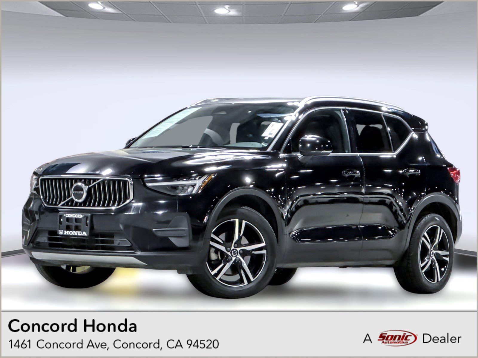Used 2024 Volvo XC40 B5 Core