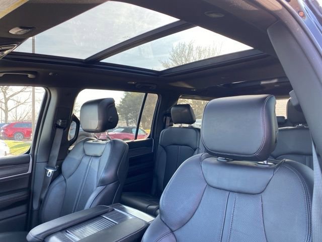 Used 2023 Jeep Wagoneer Series II w/ Premium Group I image 2