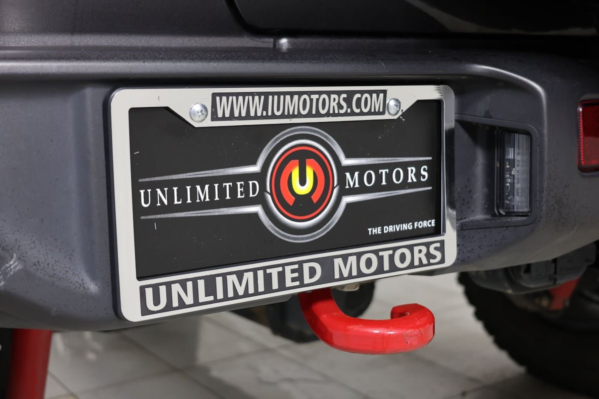 Used 2024 Jeep Wrangler Unlimited Rubicon w/ XTREMEE 35" Tire Package AWD/4WD image 21