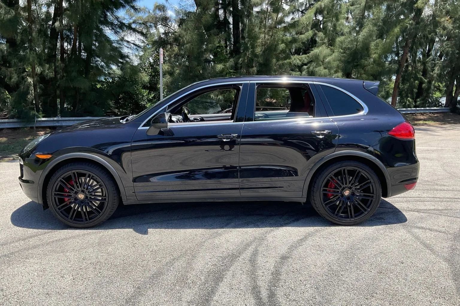 Used 2014 Porsche Cayenne AWD/4WD image 46
