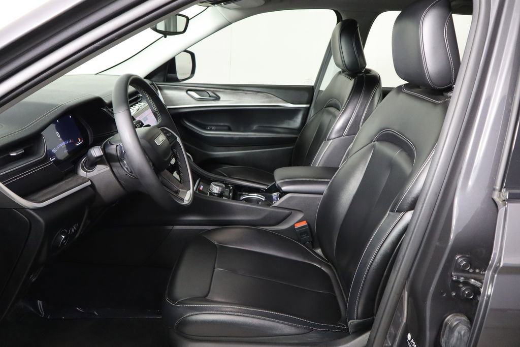 Used 2023 Jeep Grand Cherokee Limited RWD image 14