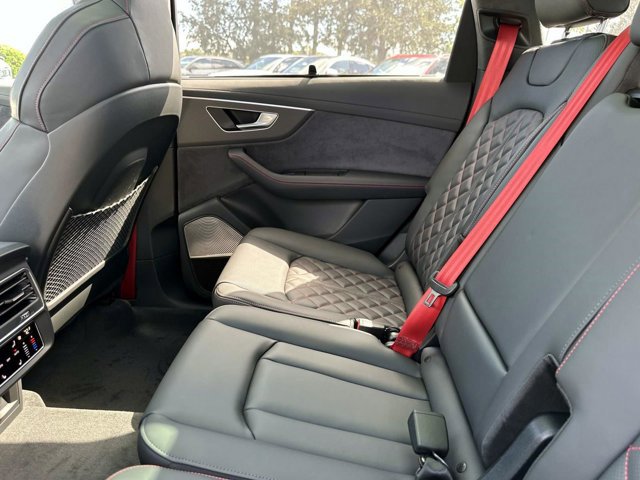 New 2026 Audi SQ7 Prestige image 14