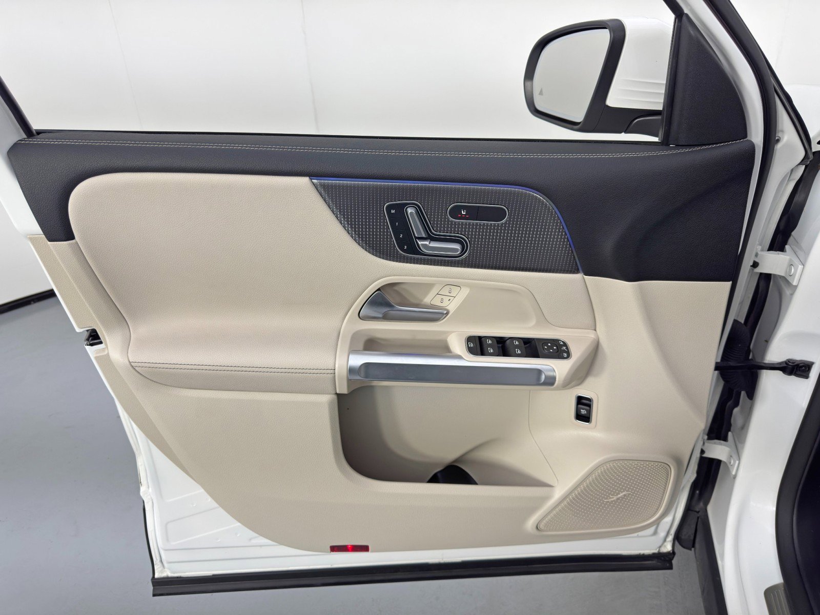 Used 2023 Mercedes-Benz EQB 250+ EQB 250+ w/ Exclusive Package image 43