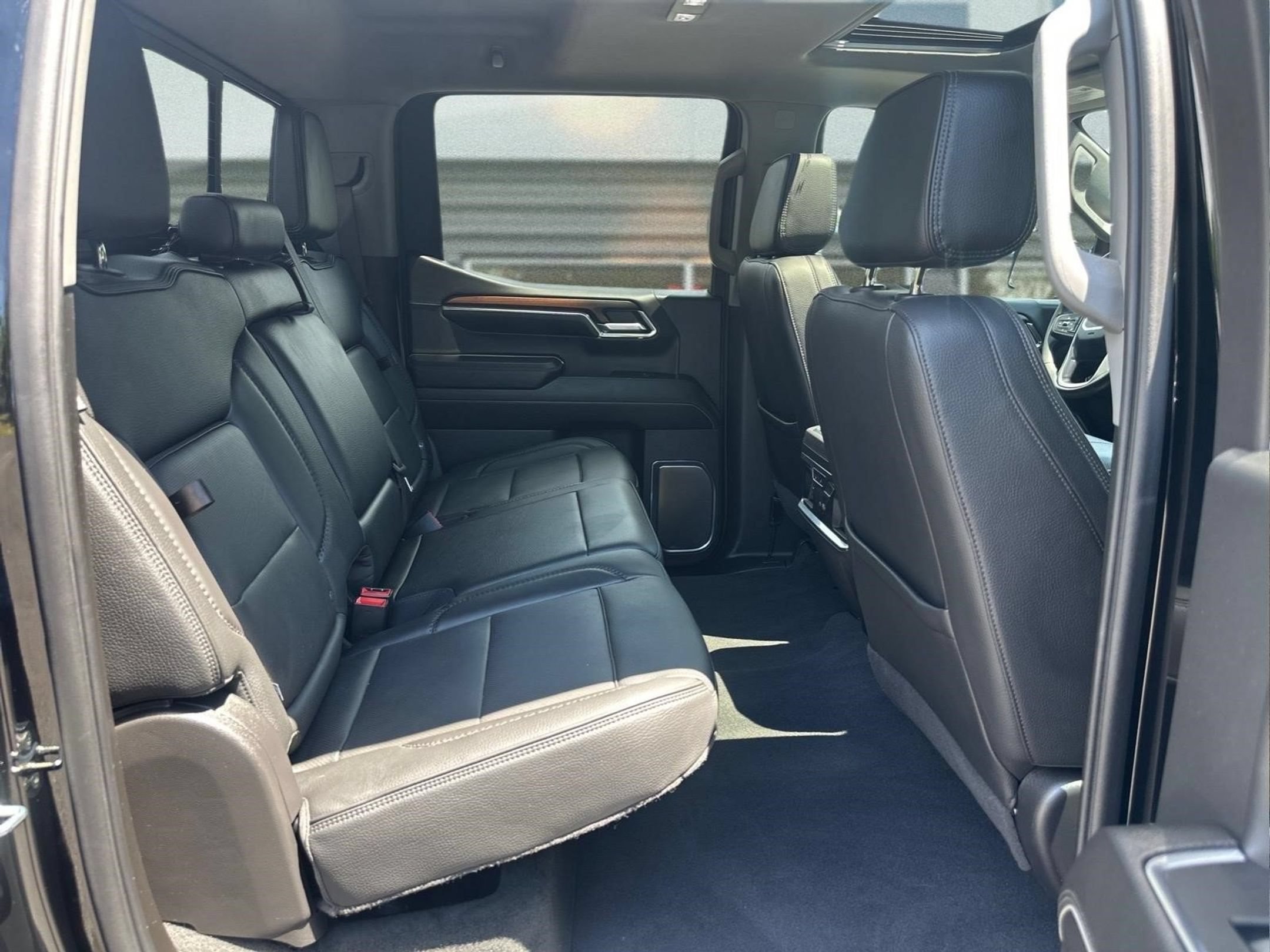 Used 2024 GMC Sierra 1500 Denali w/ Denali Reserve Package AWD/4WD image 12