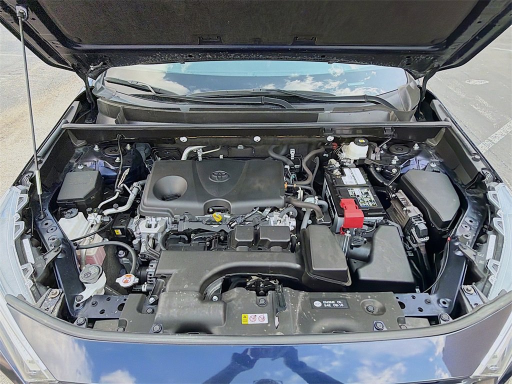 Used 2023 Toyota RAV4 XLE Premium image 30
