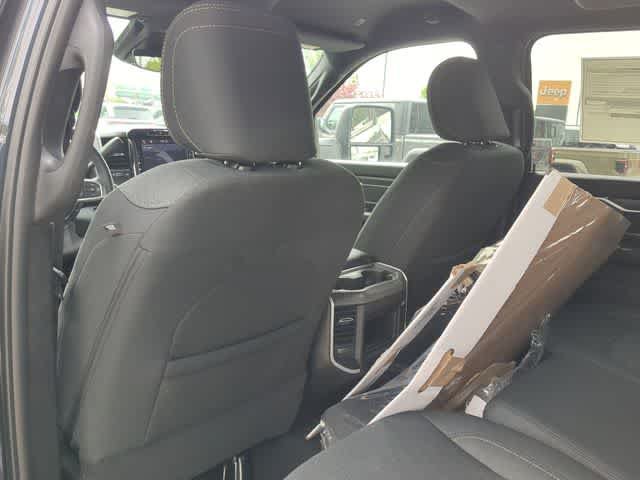 New 2026 RAM 3500 Big Horn AWD/4WD image 19