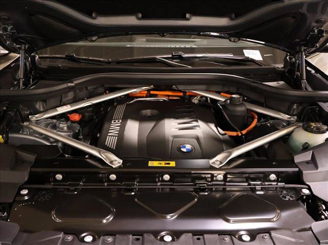 New 2026 BMW X5 xDrive50e w/ M Sport Package AWD/4WD image 18