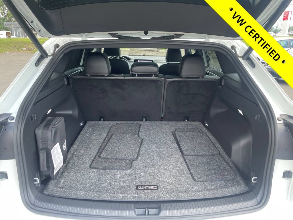 Certified 2024 Volkswagen Atlas Cross Sport SE w/ Panoramic Sunroof Package AWD/4WD image 24