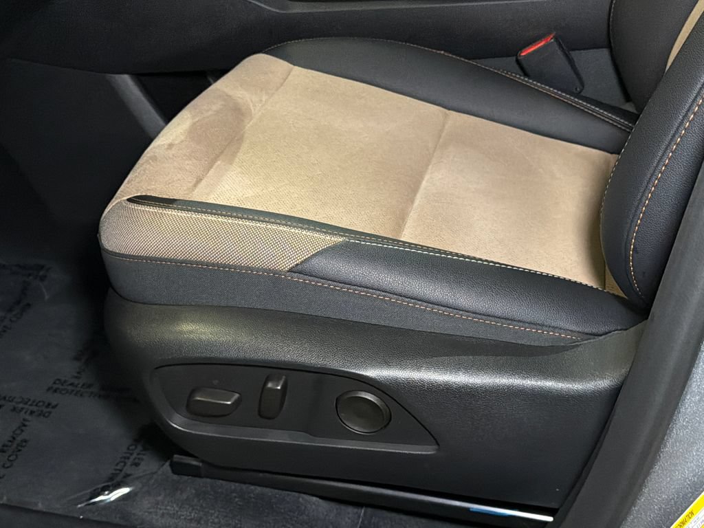 Used 2025 Chevrolet Equinox ACTIV FWD image 24