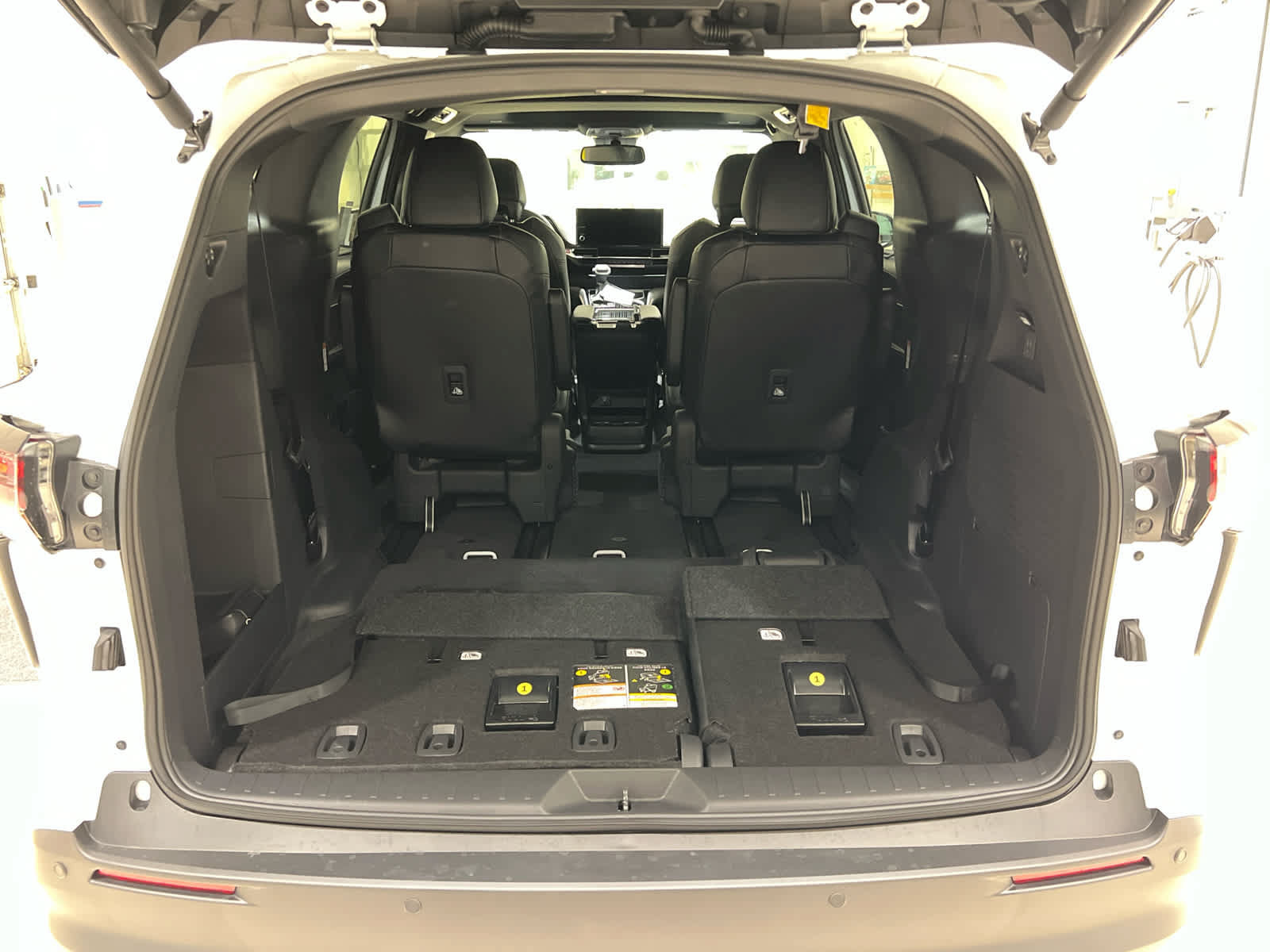 New 2026 Toyota Sienna XLE Woodland Edition AWD/4WD image 9