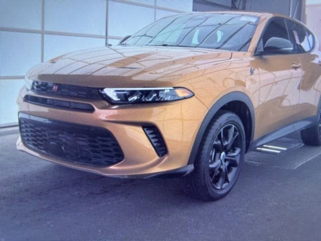 Used 2024 Dodge Hornet GT w/ GT Blacktop Package image 2