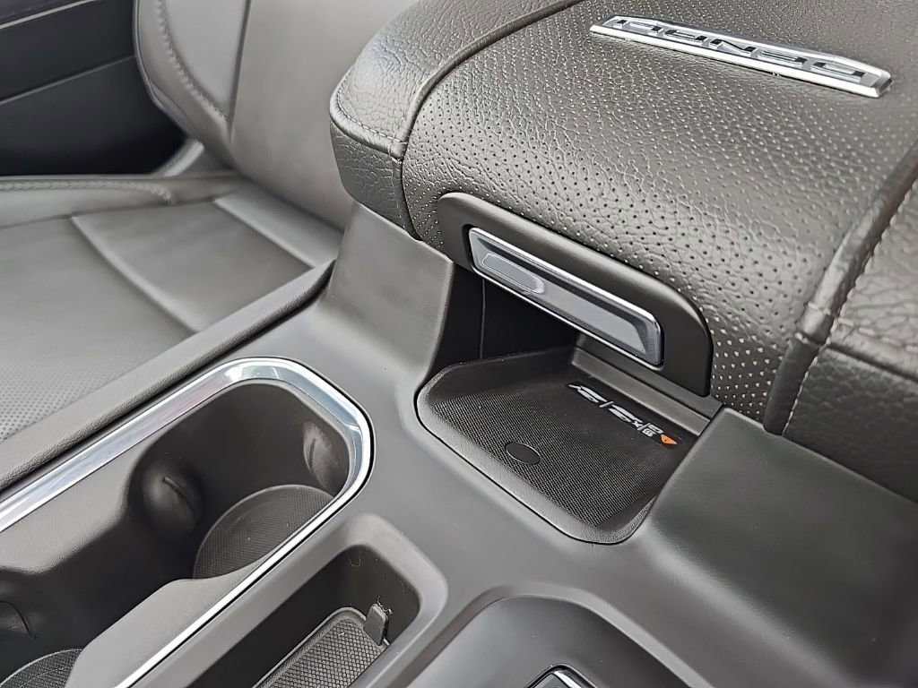 Used 2025 GMC Sierra 3500 Denali image 17