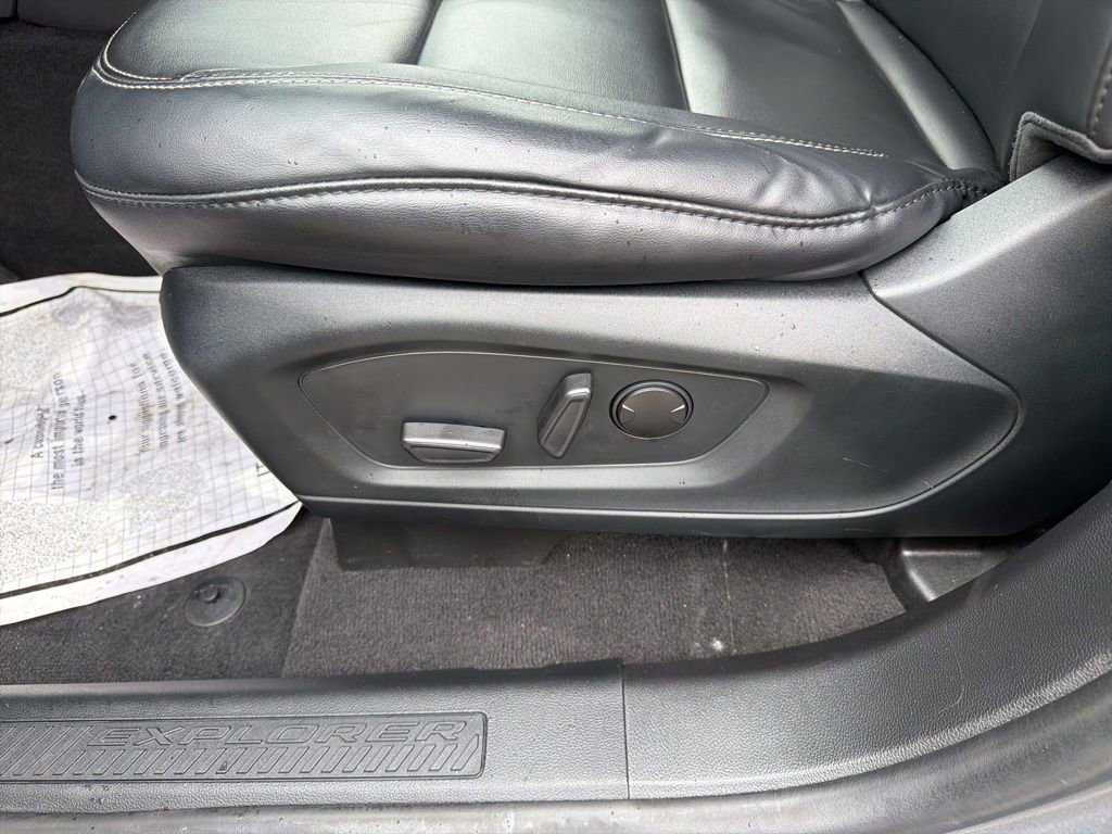 Used 2021 Ford Explorer XLT w/ Equipment Group 202A image 26
