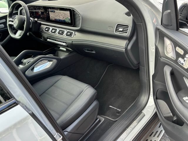Used 2025 Mercedes-Benz GLS 580 4MATIC image 37