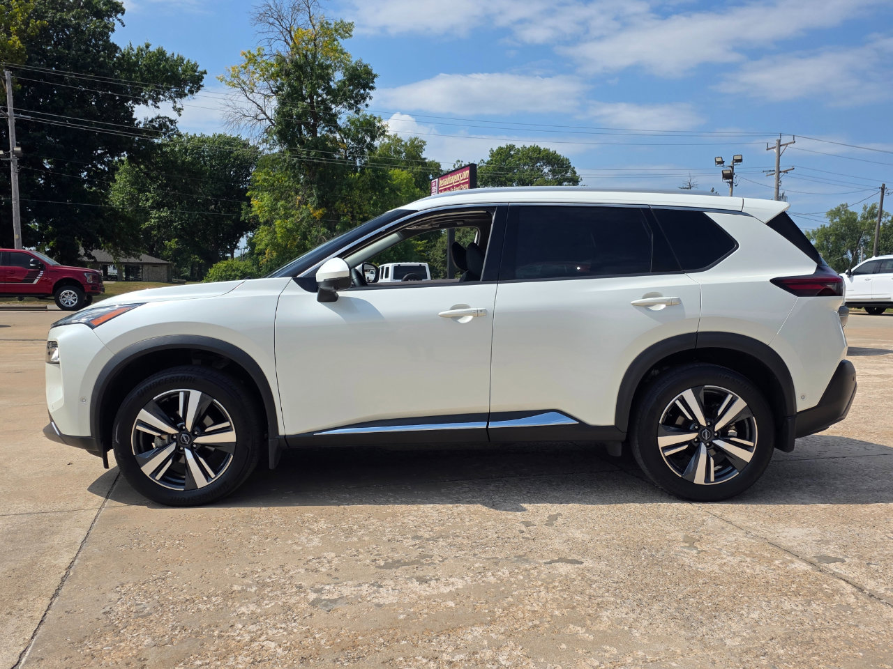 Used 2022 Nissan Rogue SL w/ SL Premium Package image 7