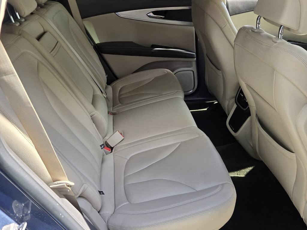 Used 2019 Lincoln Nautilus FWD image 17