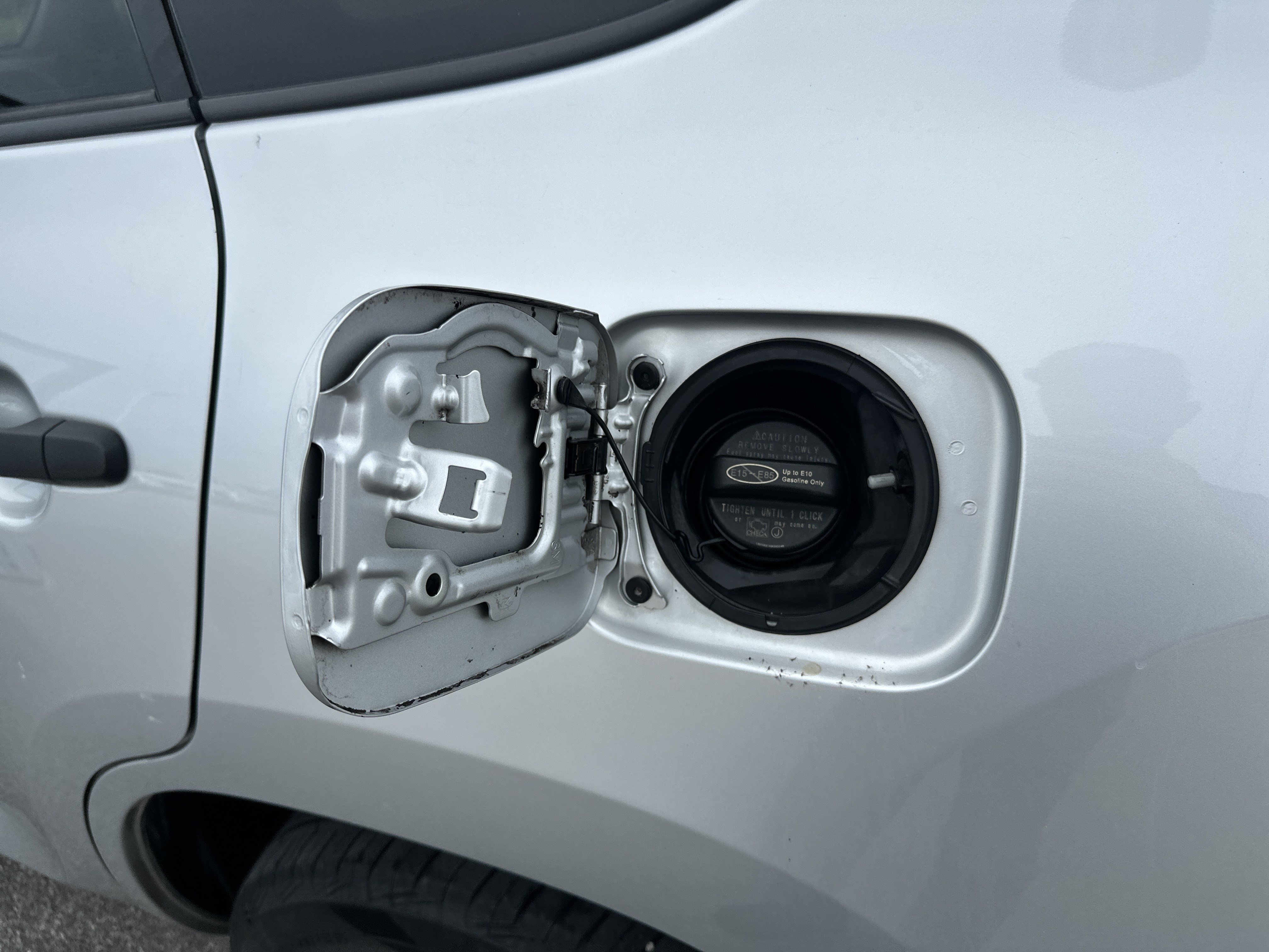 Used 2012 Toyota RAV4 4WD w/ Value Pkg image 9