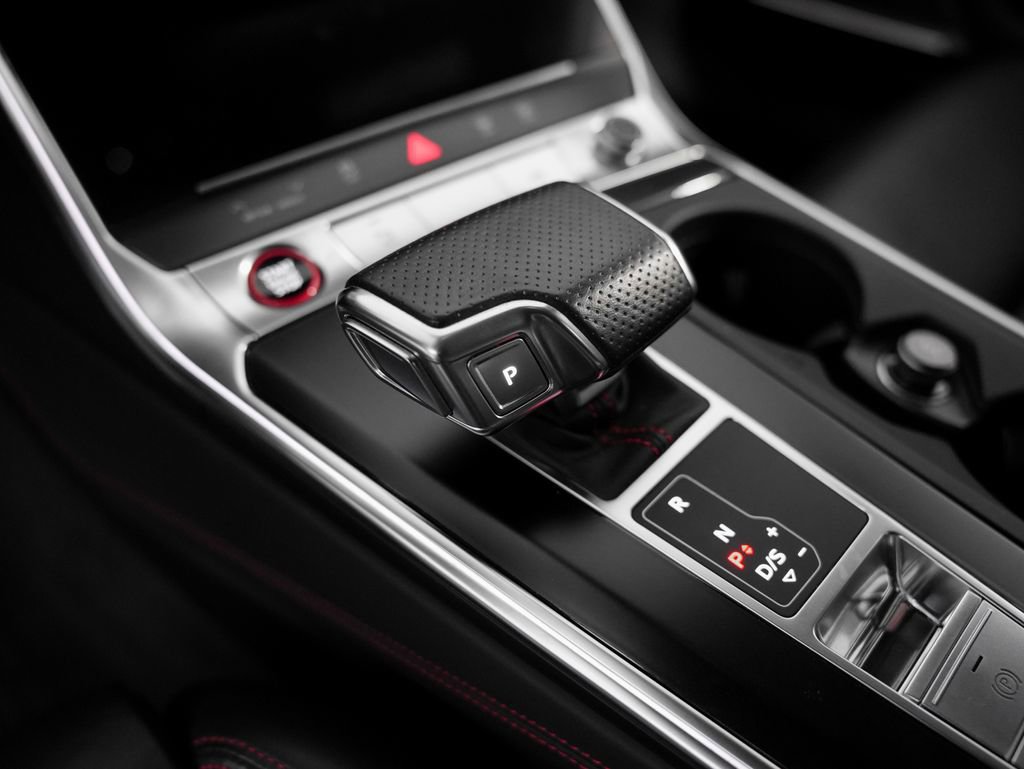 Used 2021 Audi RS 6 w/ Carbon Optic Package AWD/4WD image 17