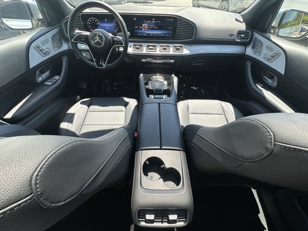 Used 2025 Mercedes-Benz GLS 450 4MATIC image 28