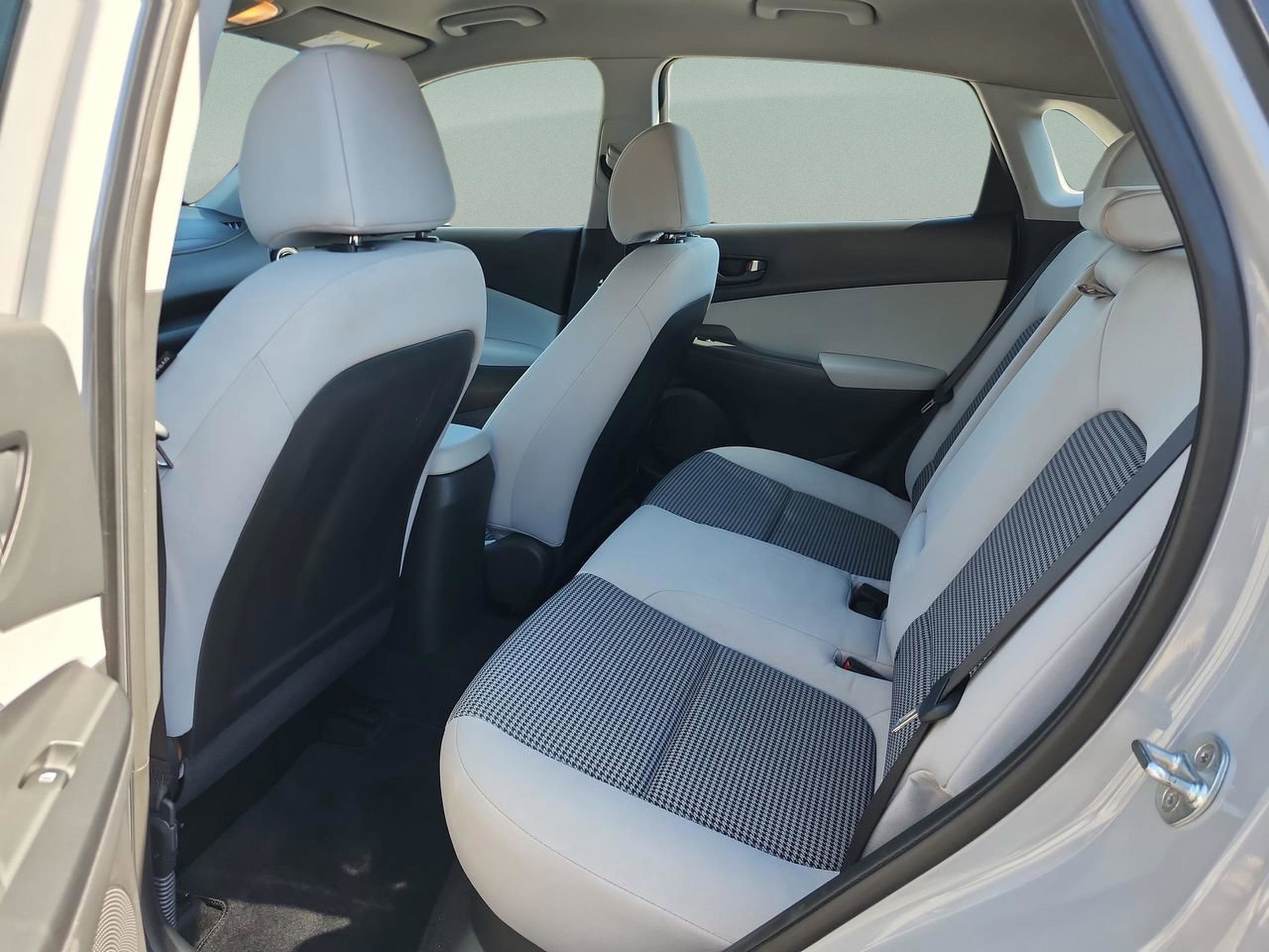 Used 2022 Hyundai Kona SE image 17