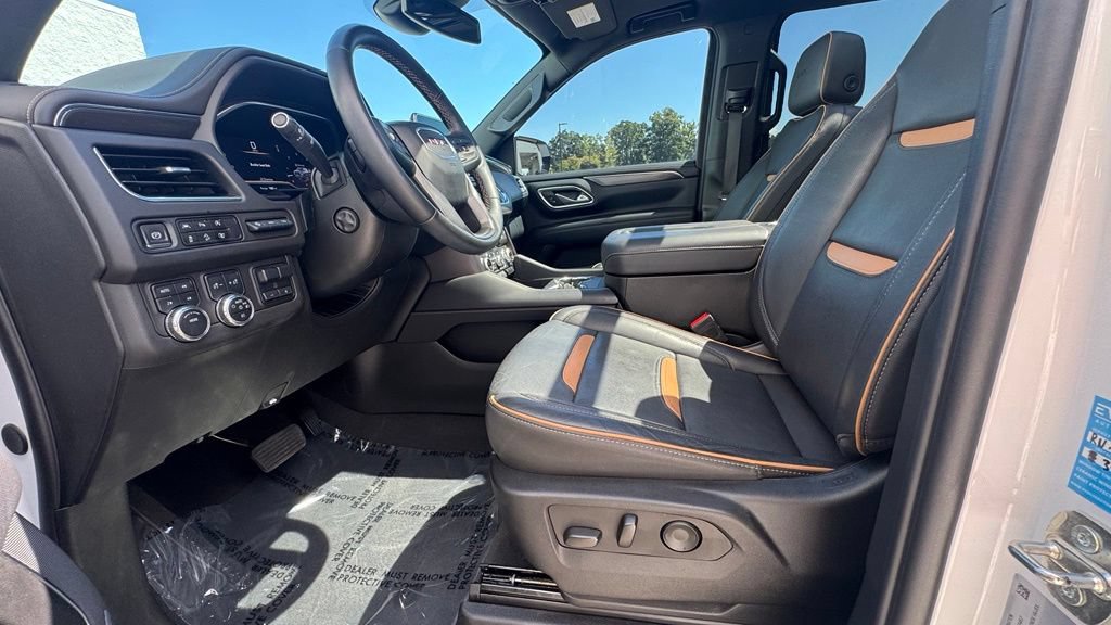 Used 2024 GMC Yukon XL AT4 w/ Technology Package AWD/4WD image 24