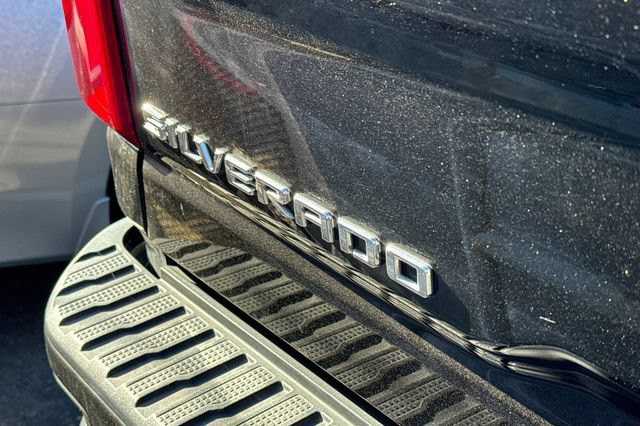 Used 2024 Chevrolet Silverado 3500 High Country w/ High Country Premium Package AWD/4WD image 6