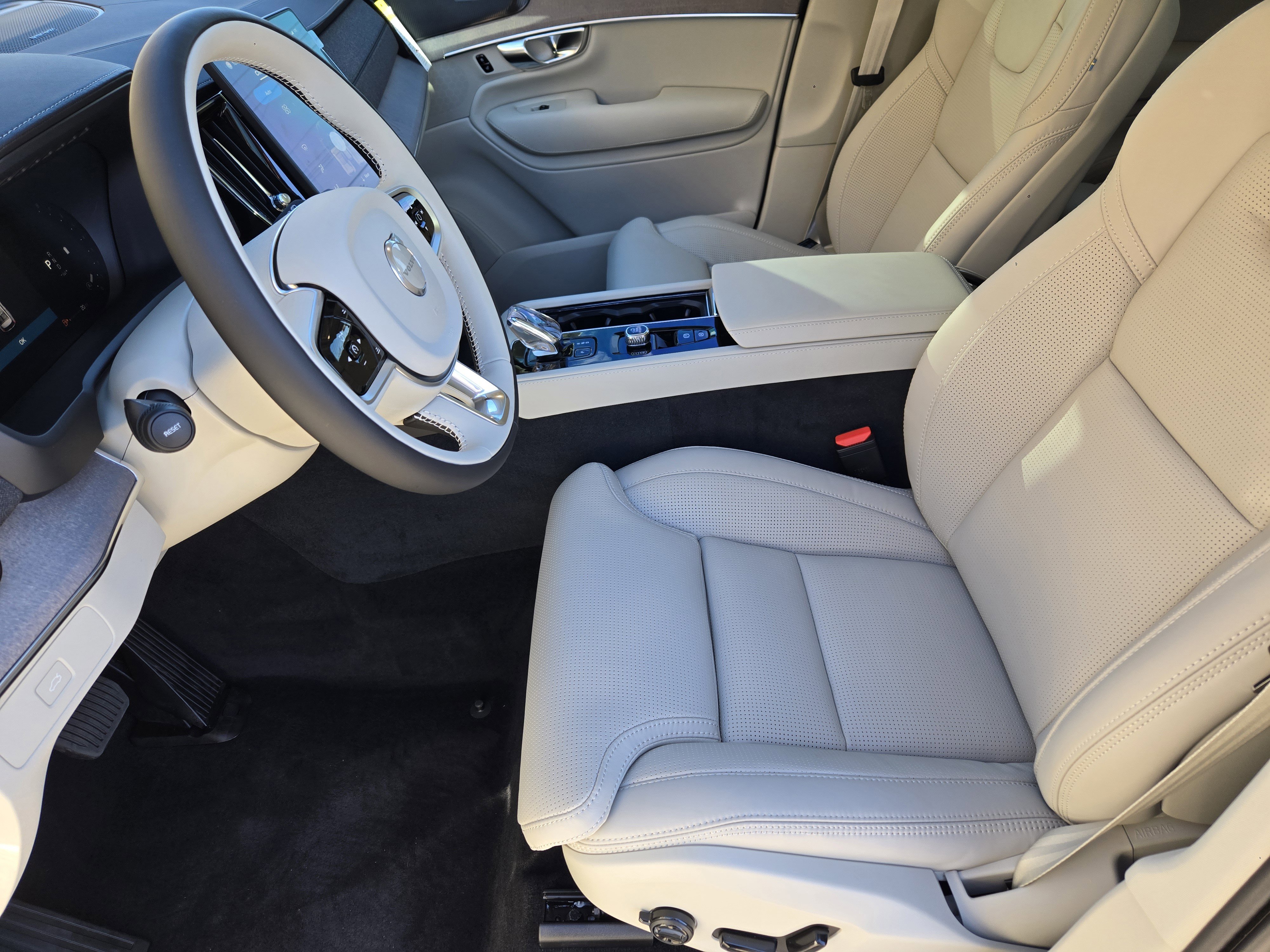 New 2026 Volvo XC90 B6 Ultra image 15