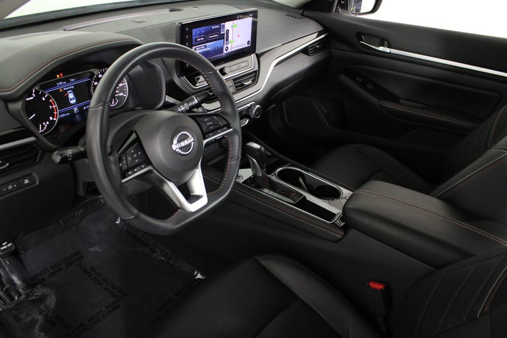 Used 2024 Nissan Altima 2.5 SR w/ SR Premium Package FWD image 19