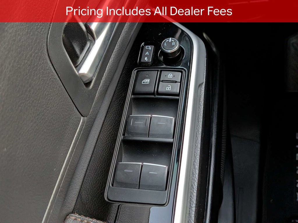 Used 2025 Toyota Sienna Limited FWD image 26