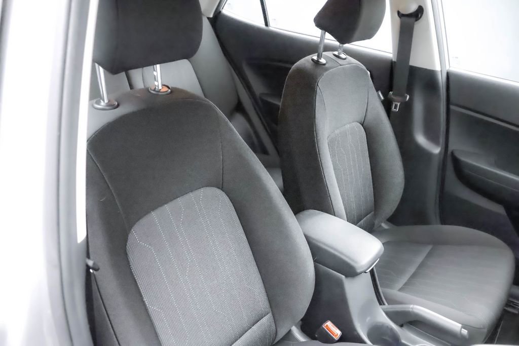 Used 2023 Hyundai Venue SE w/ Cargo Package image 27