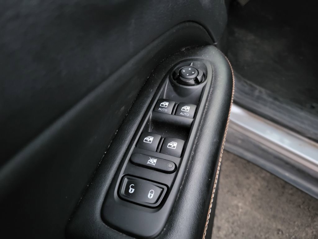 Used 2018 Jeep Compass Latitude w/ Popular Equipment Group image 3