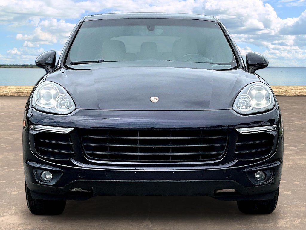 Used 2017 Porsche Cayenne AWD/4WD image 2