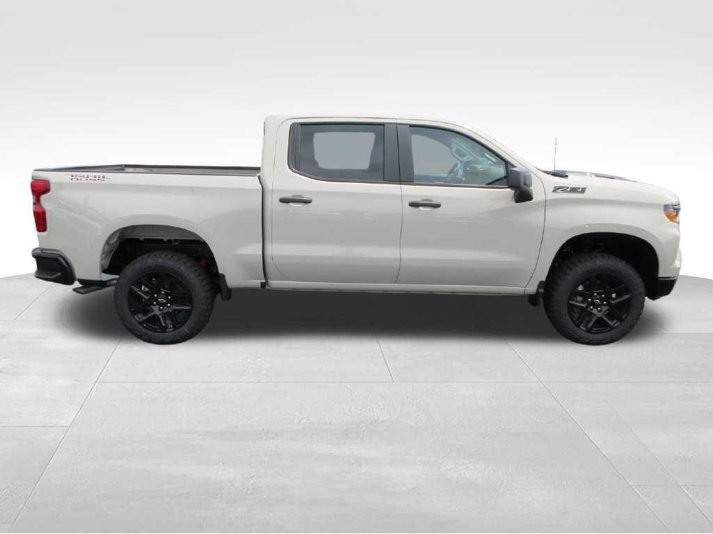 New 2026 Chevrolet Silverado 1500 Custom Trail Boss w/ LPO, Dark Essentials Package AWD/4WD image 7