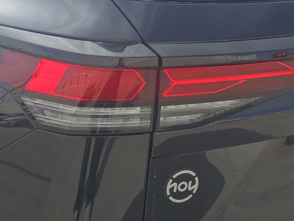 New 2026 Volkswagen Tiguan S FWD image 9