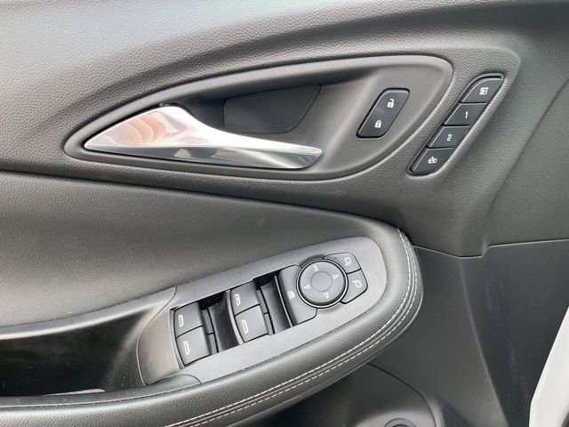 Used 2023 Buick Encore GX Essence w/ Experience Buick Package image 13