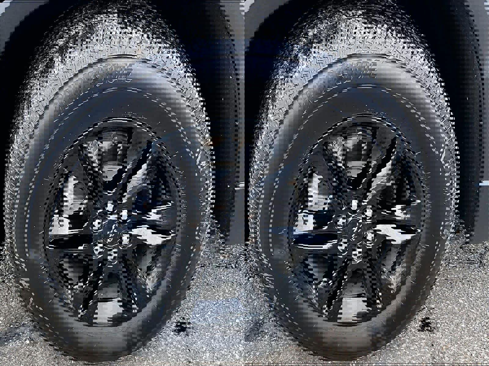 Used 2023 Chevrolet Traverse LT w/ Midnight/Sport Edition image 7