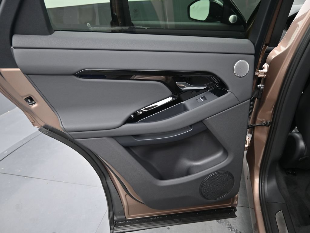 New 2026 Land Rover Range Rover Evoque Dynamic SE AWD/4WD image 15